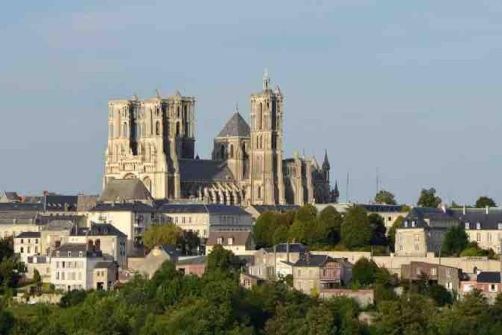 Laon : « Suite Privee Au Pied De La Cathedrale » Exterior foto