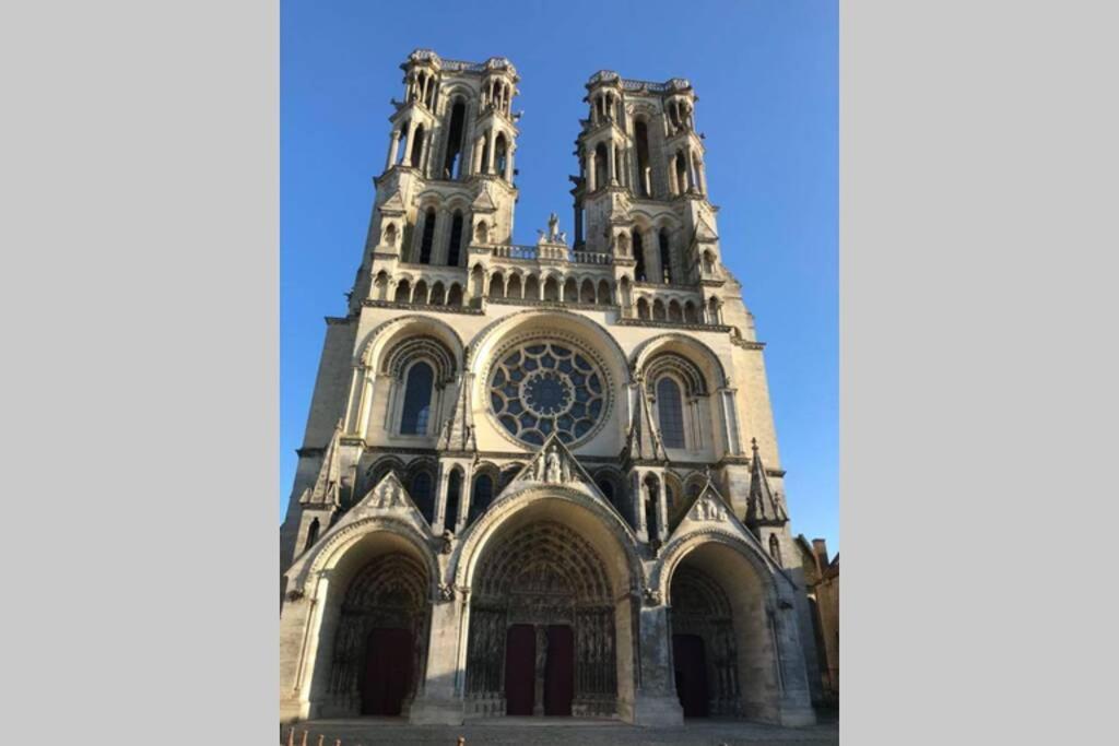 Laon : « Suite Privee Au Pied De La Cathedrale » Exterior foto